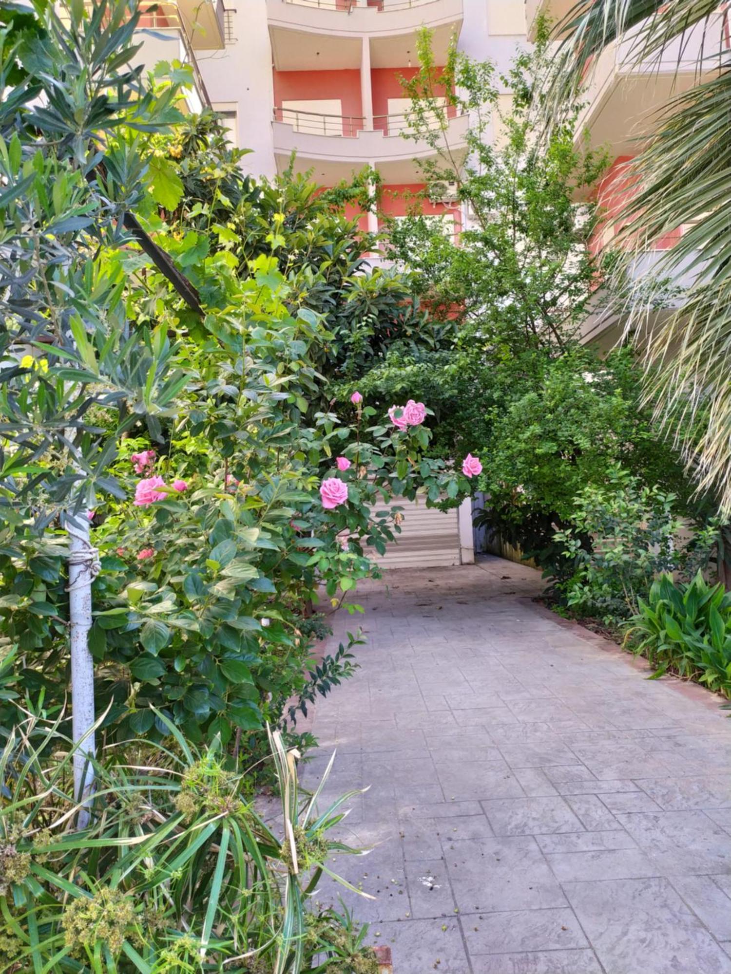 Valbona Apartments Vlore Bagian luar foto